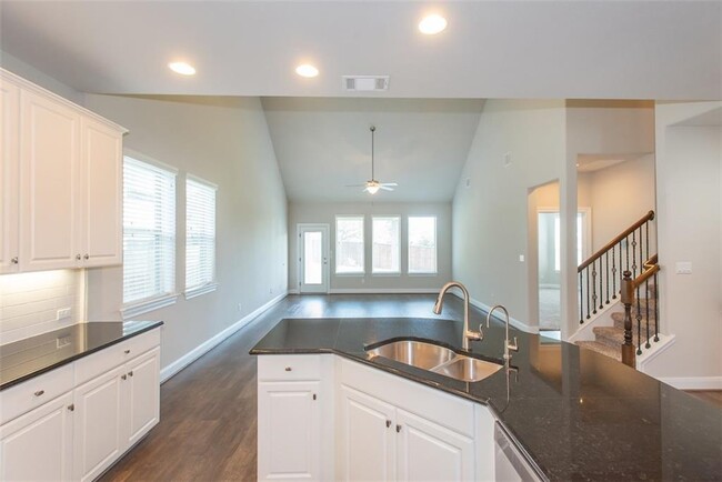 Building Photo - 15804 Cinca Terra Dr