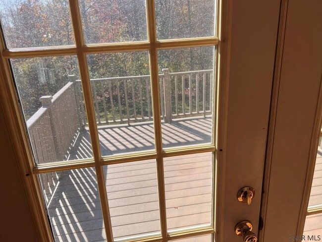 Building Photo - 120-122 Berkey Dr