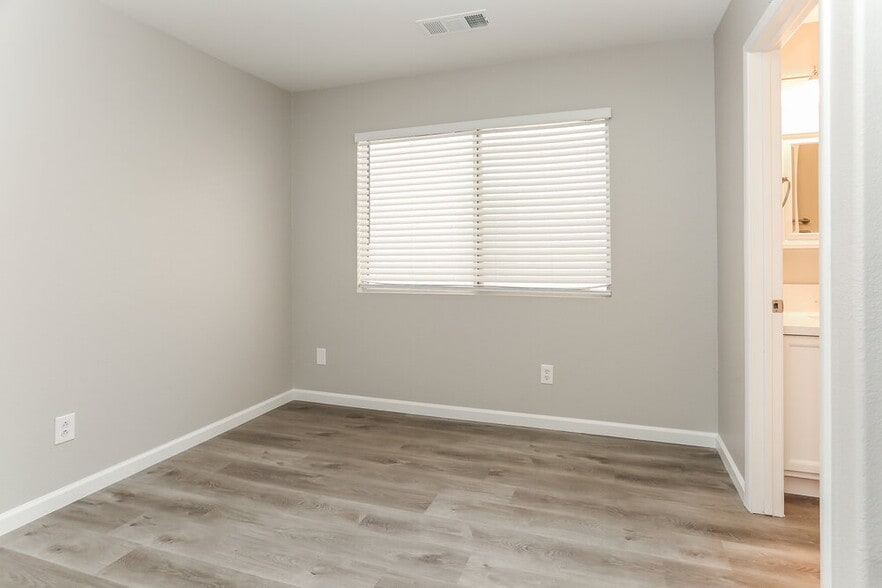 Building Photo - 5025 Frozen Springs Ct