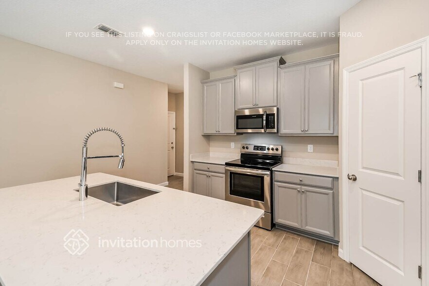 Building Photo - 6780 Falls Chase Ln