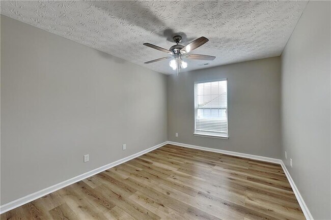 Building Photo - 293 Topaz Dr