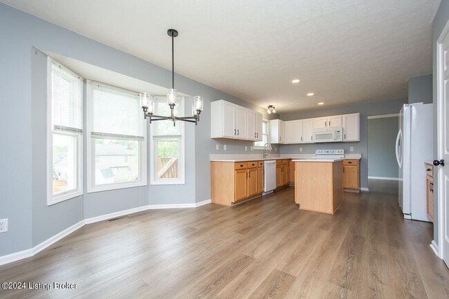 Building Photo - 6702 Shallow Rock Dr