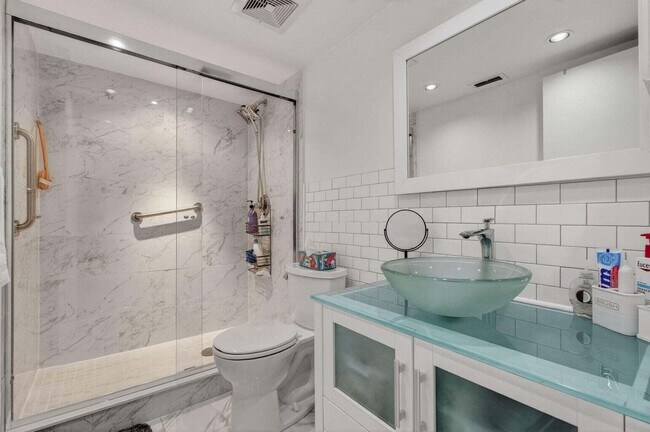 Building Photo - 15108 Ashland Dr