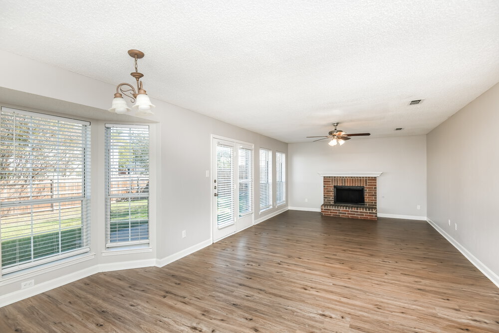 Building Photo - 5429 Crater Lake Dr