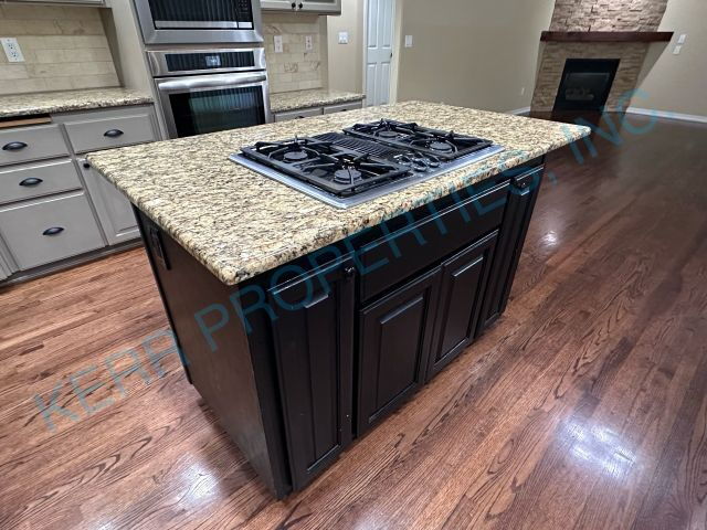 Building Photo - 4287 NE 1st St