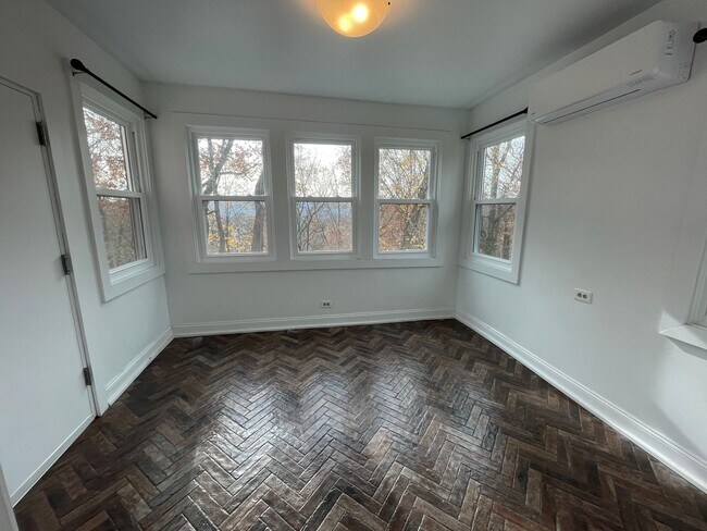 Building Photo - 6621 Church Ave