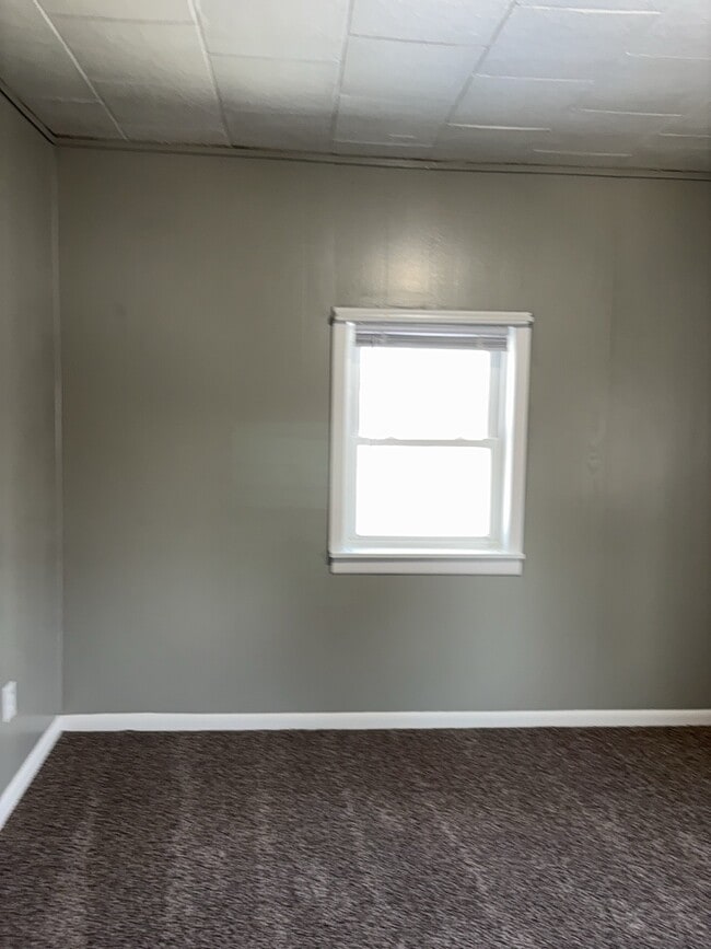 Building Photo - 520 E Washington St