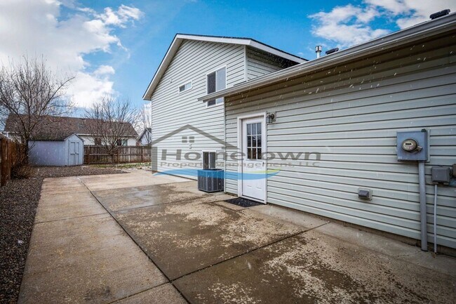 Building Photo - 433 N Brushwood Ct