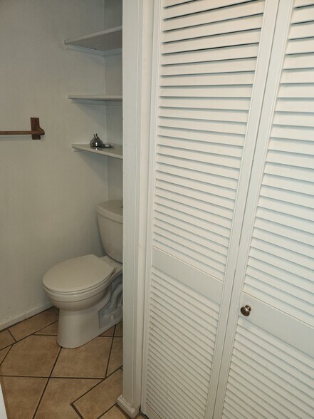 Building Photo - 5365 Van Buren Bay Ct