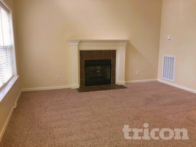 Building Photo - 746 Sergio Ave