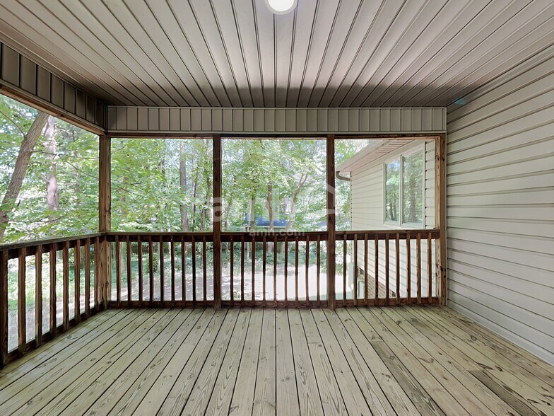 Building Photo - 5502 Garden Lake Dr