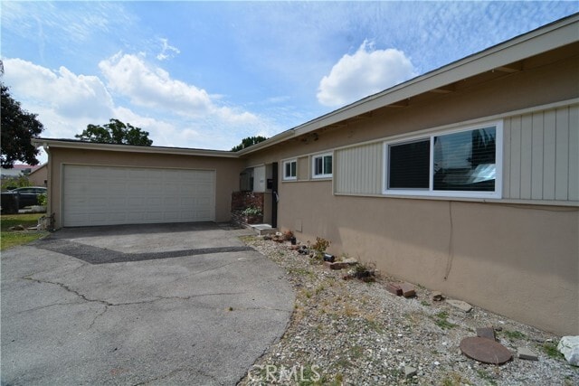 Building Photo - 4907 McClintock Ave