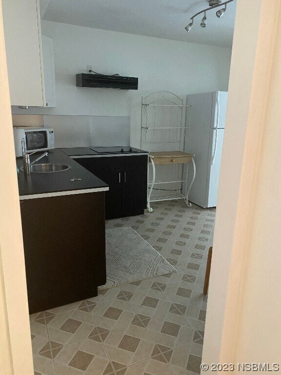 Building Photo - 832 E 21st Ave