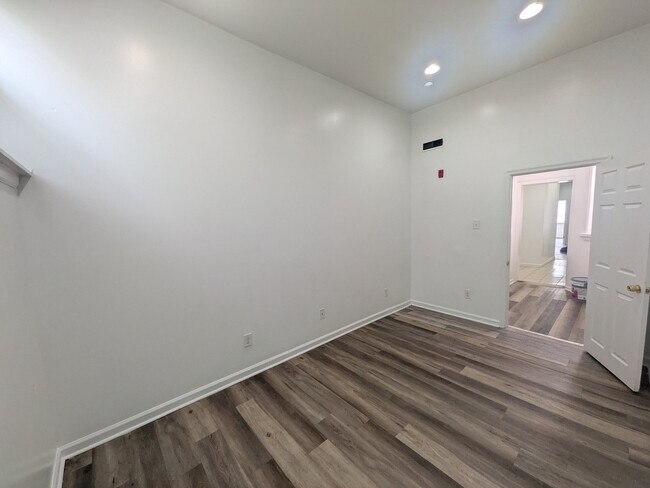 Building Photo - 1533 Orthodox St