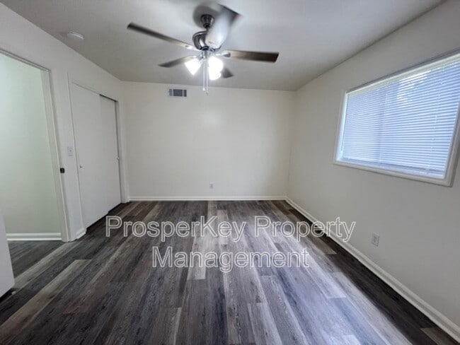 Building Photo - 3465 Melrose Dr