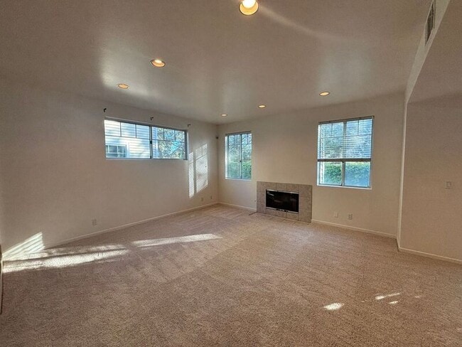 Building Photo - 525 Orange Grove Pl