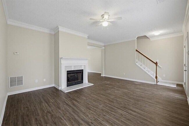 Building Photo - 26 Hampton Dr
