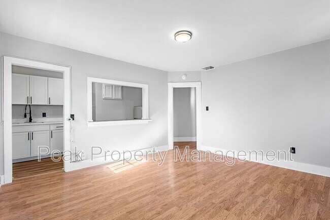 Building Photo - 2901 Ellwood Ave