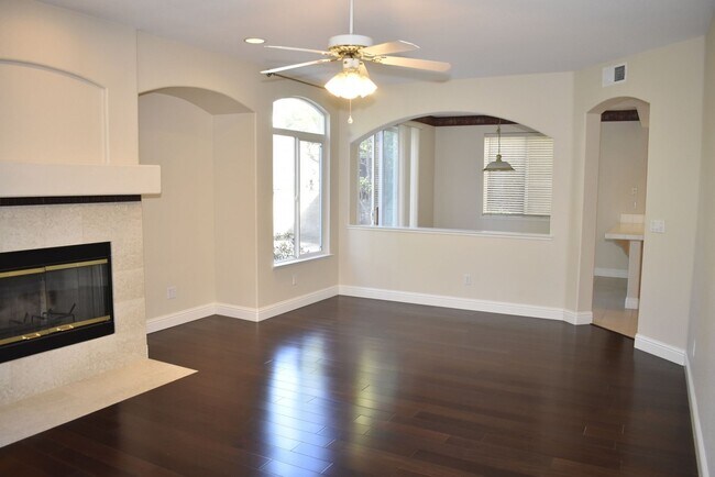 Building Photo - 630 Rogers Cir
