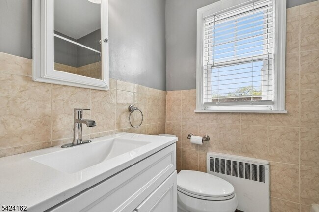 Building Photo - 176 Millburn Ave