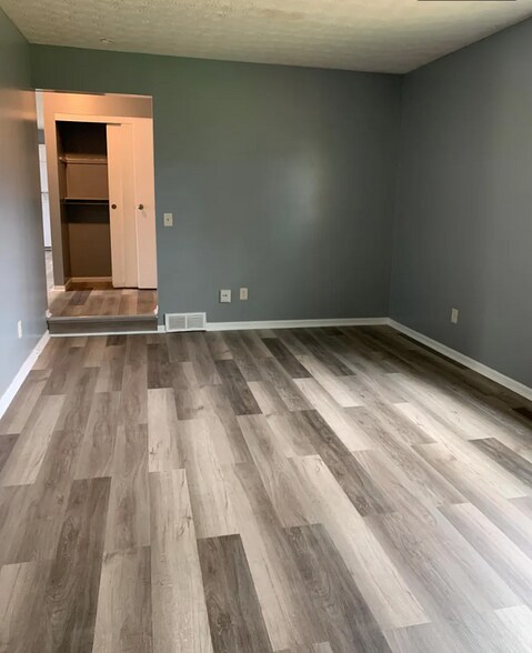Building Photo - 3114 Strathaven Ct