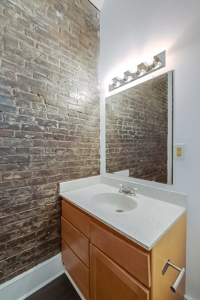 Building Photo - 377 S Upper St