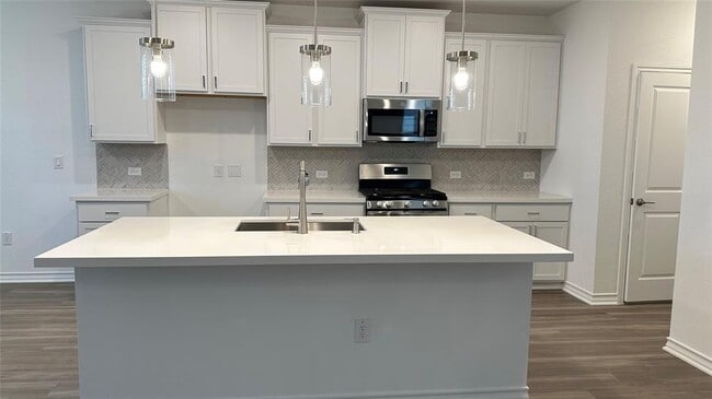 Building Photo - 2904 St Regis Dr