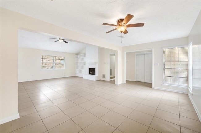 Building Photo - 12726 Westella Dr