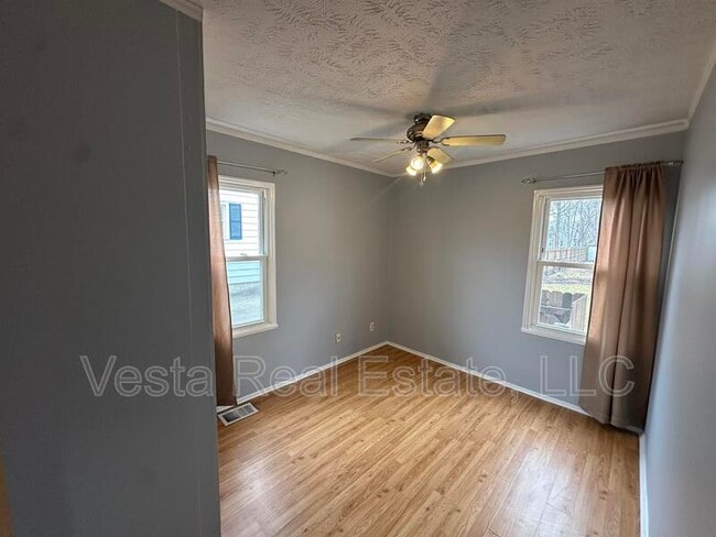 Building Photo - 727 Dale St