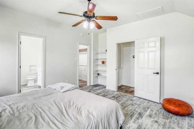 Building Photo - 6015 Wildbriar Ln