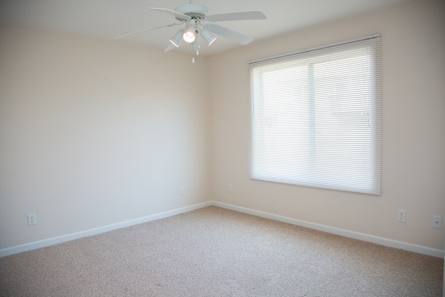 Building Photo - 2270 Fawn View Dr