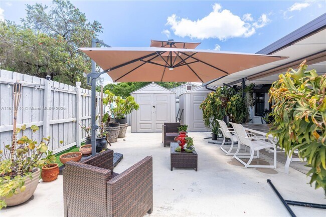 Building Photo - 6931 SW 154th Ct