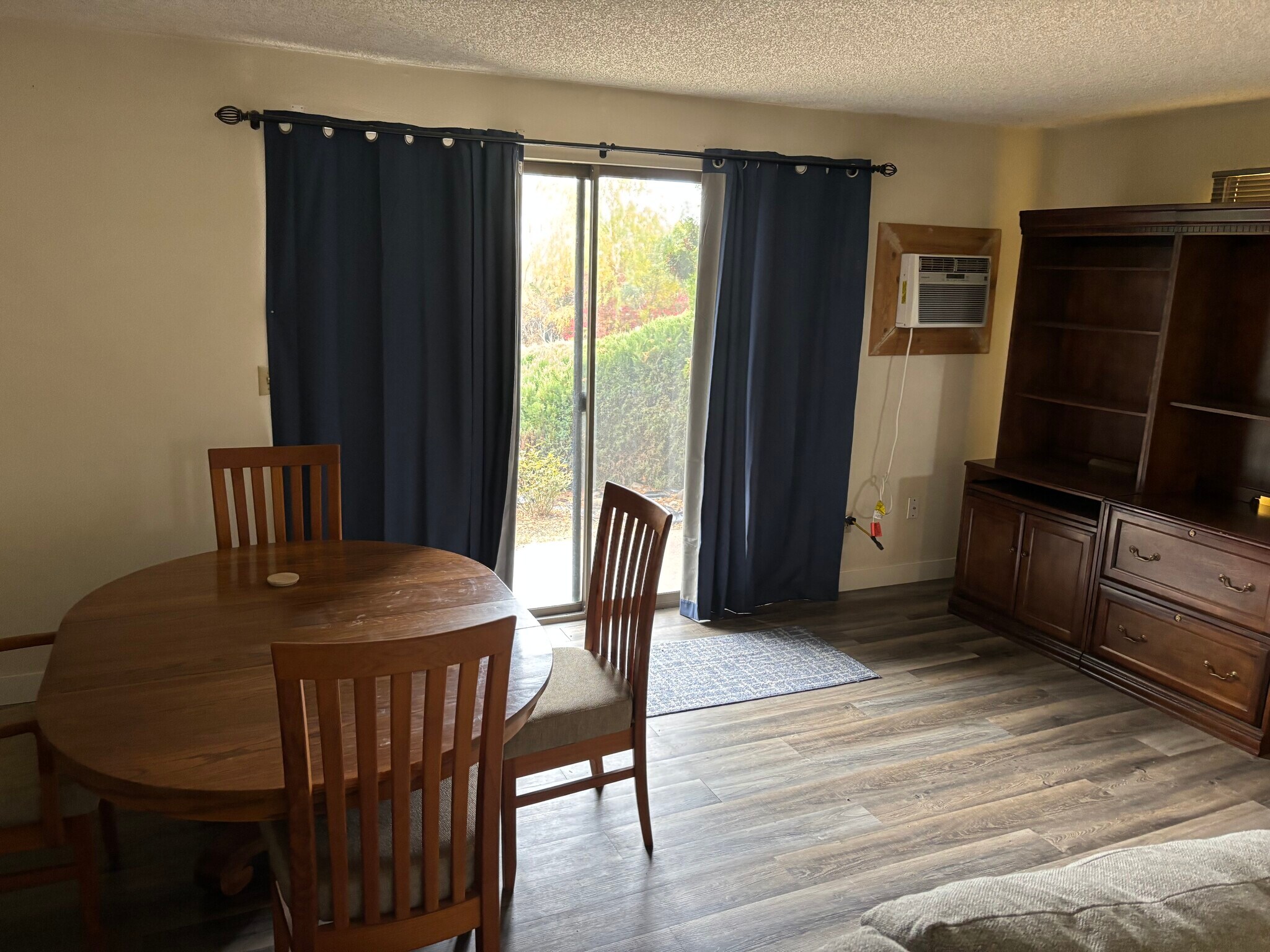 Building Photo - 4013 Mountainview Ave