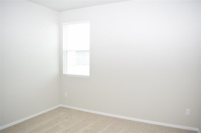 Building Photo - 117 Keltic Dr