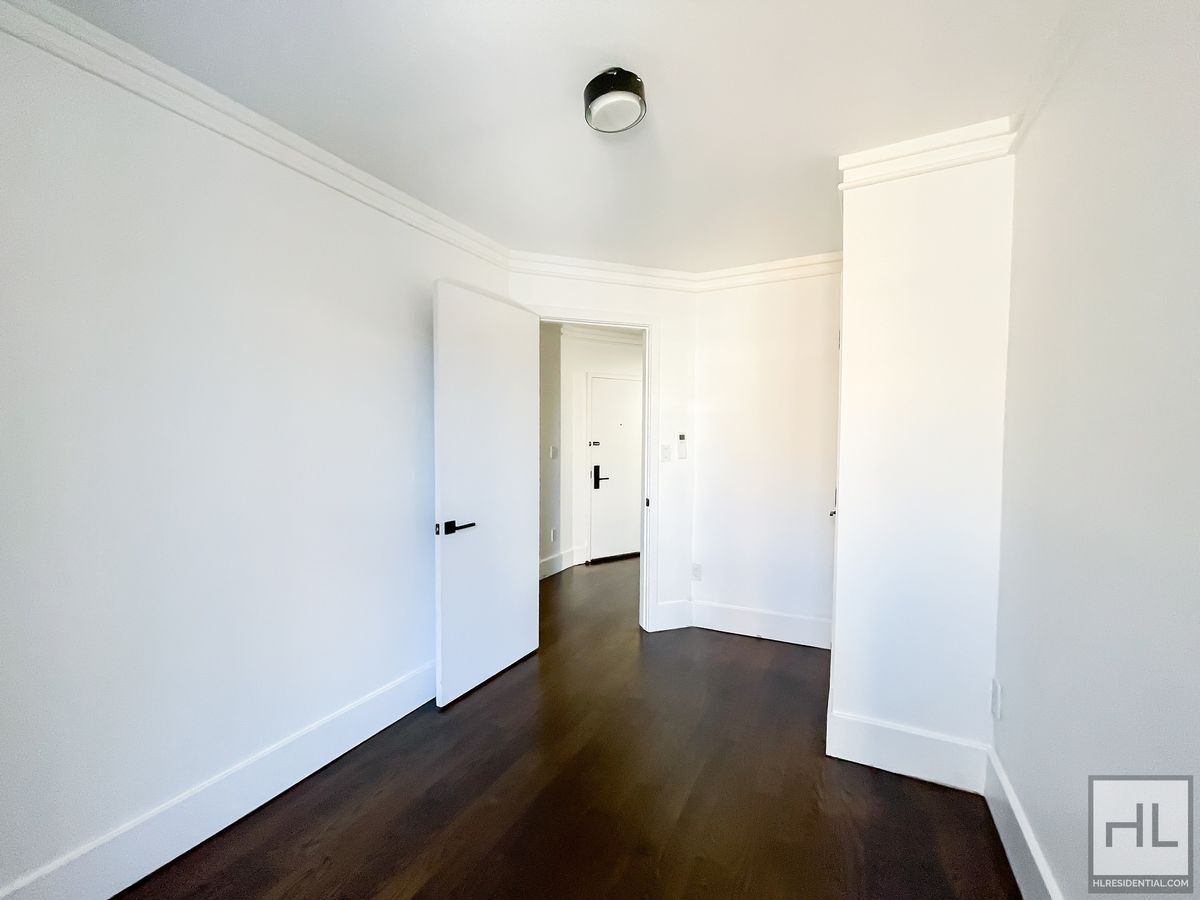 Building Photo - Carroll Gardens 2-Bed 1-Bath / In Unit W&D