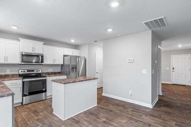 Building Photo - Newer Home in Reedy Fork, So Many Upgrades, SS Appliance, Loft, Garage, Fenced!