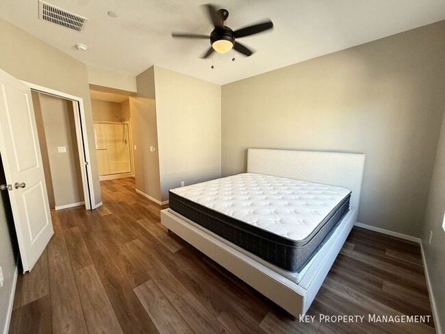 Building Photo - 525 Mossy Cup St