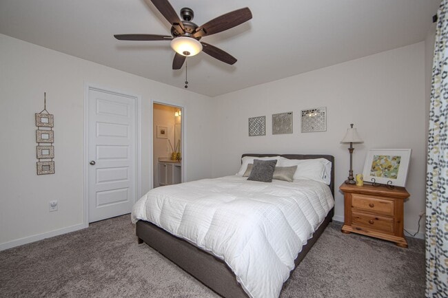 Building Photo - Luxury 5 Bedrooms 3 Full Baths 2 Car Garage