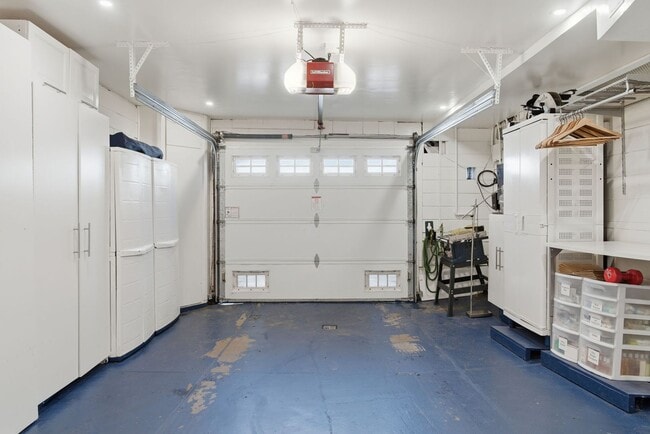 Building Photo - Fully Furnished 2BR + Media Room • 2BA Single-Family Home Near McLaren Park