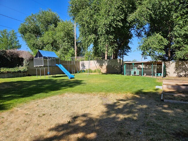 Building Photo - Beautiful 4 Bedroom/2 Bathroom in Bountiful