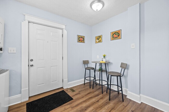 Building Photo - 403 Polk St