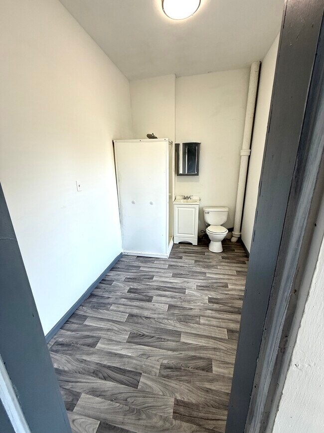 Building Photo - 417 High St