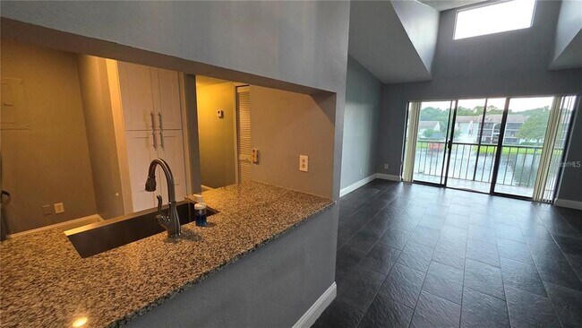 Building Photo - 8215 Sun Spring Cir