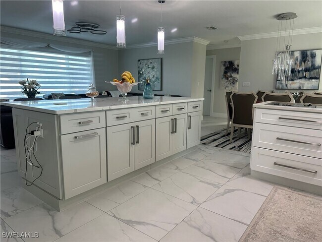 Building Photo - 200 SW 10th Terrace