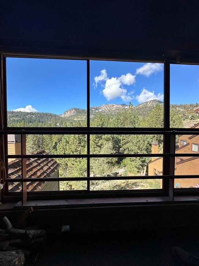 Building Photo - Spacious Aspen Creek Condo with Loft & Mountain Views – Mammoth Lakes (Available in the Springtime)