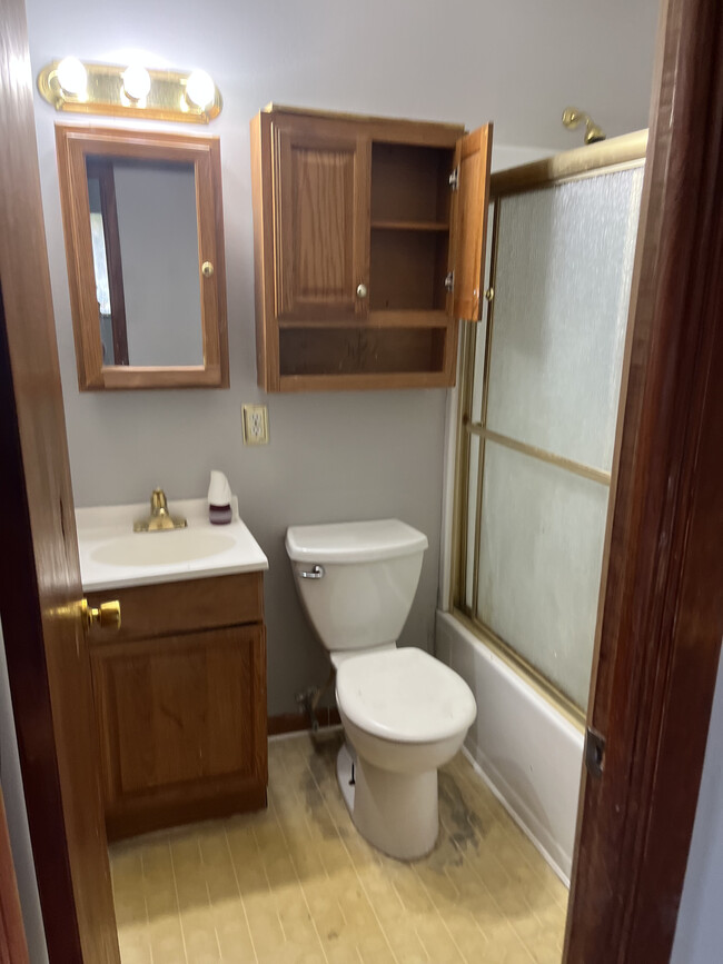 Building Photo - 5015 Yermo Dr