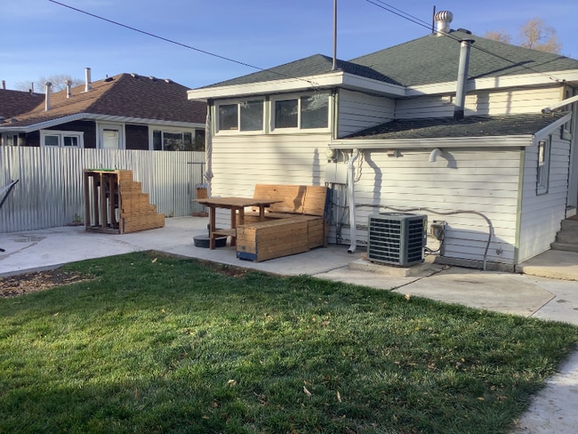 Building Photo - 156 E Whitlock Ave