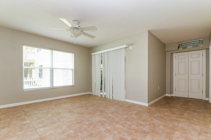 Building Photo - 5528 Jobeth Dr