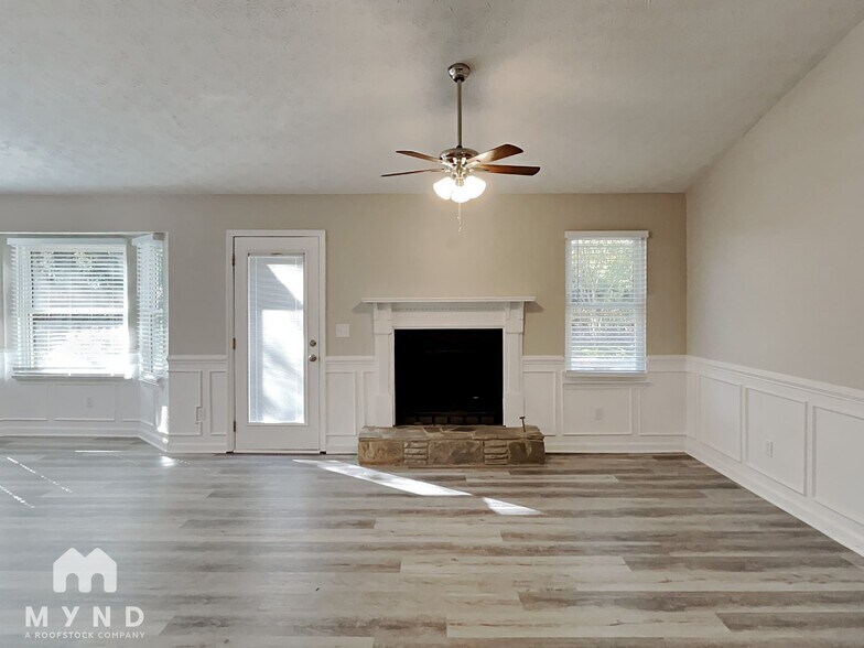 Building Photo - 5491 La Fleur Trail