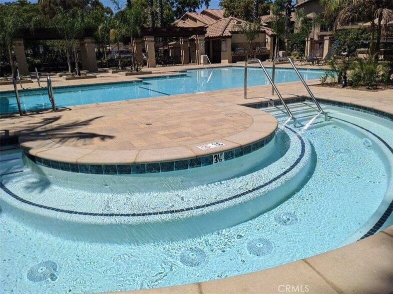 Building Photo - 326 Pasto Rico-